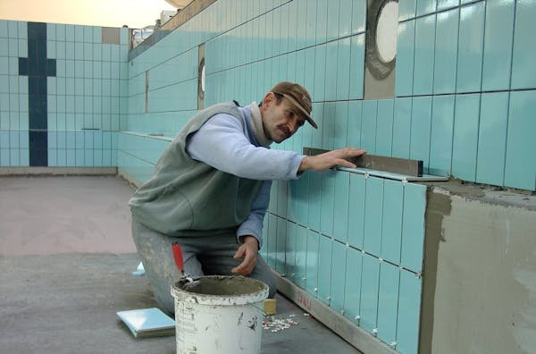 Top conseils pour choisir un constructeur de piscine sur mesure
